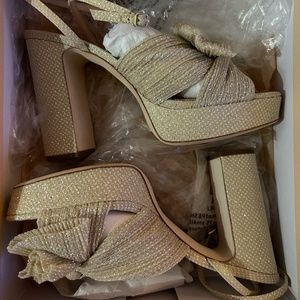 Loeffler Randall Natalia Cream Sparkle Platform Bow Heel Pleats SIZE 9 BRAND NE